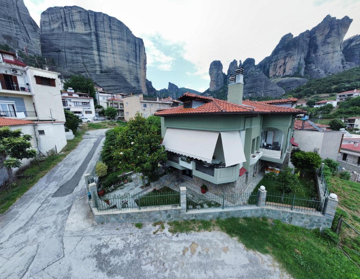 Postmans Apartment Under Meteora Kalambaka Exterior photo